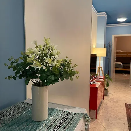 Tirana_cliche_apartment アパート ティラナ